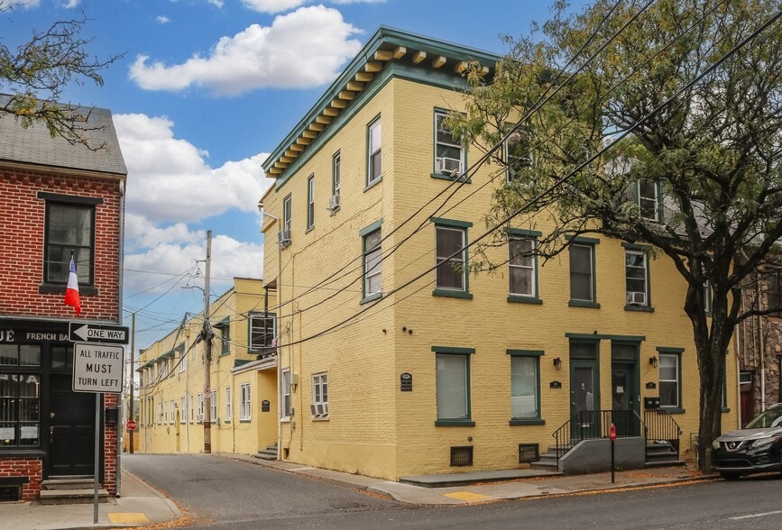 926 W Walnut St, Allentown, PA for sale - Building Photo - Image 1 of 6