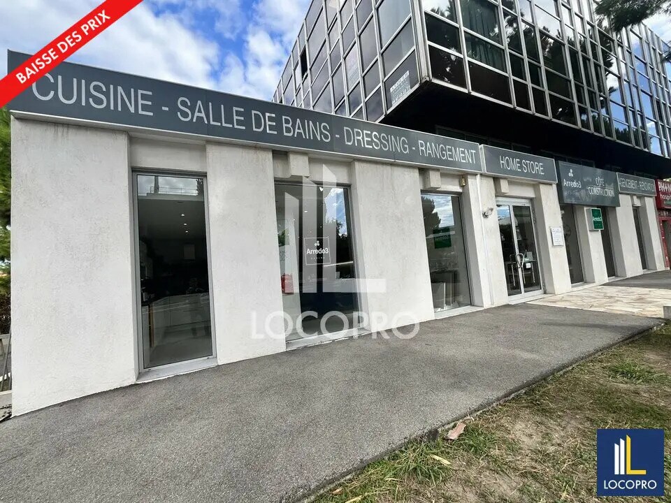 Retail in Saint-Laurent-du-Var for lease Building Photo- Image 1 of 4