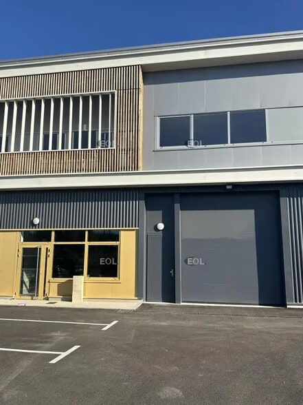 Flex in Rousset for lease - Building Photo - Image 2 of 5