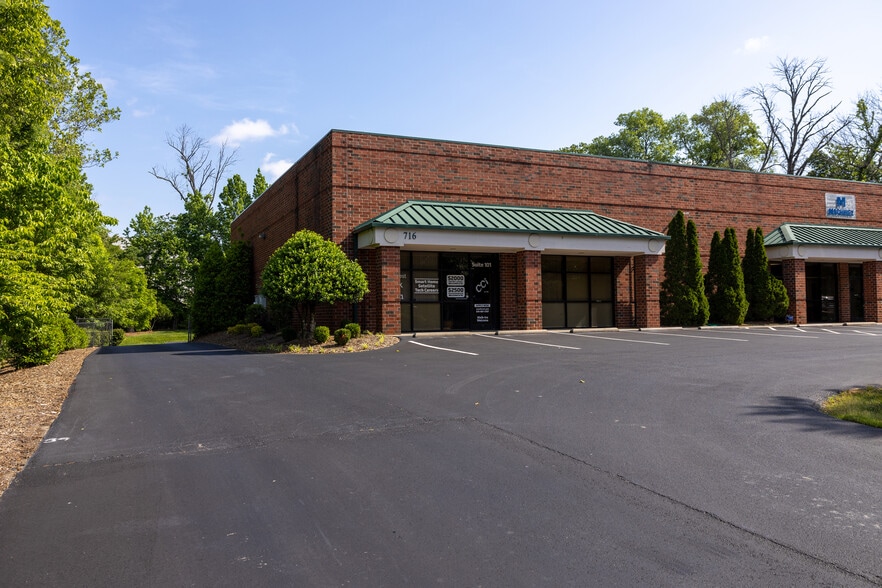 716-101 Gallimore Dairy, High Point, NC for lease - Primary Photo - Image 1 of 15