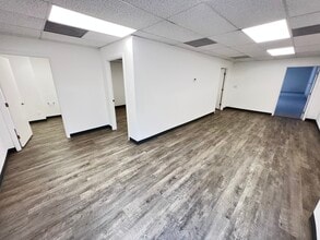 2201 Nw 30th Pl, Pompano Beach, FL for lease Interior Photo- Image 2 of 10