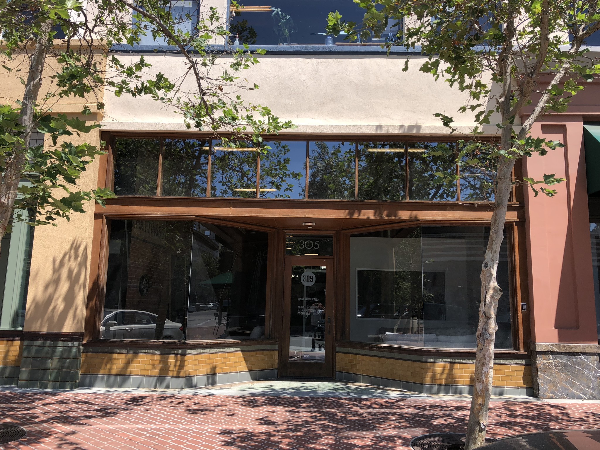 305 W 4th St, Santa Ana, CA for lease Primary Photo- Image 1 of 34