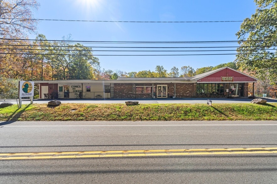 497 Winthrop Rd, Deep River, CT for sale - Building Photo - Image 1 of 19