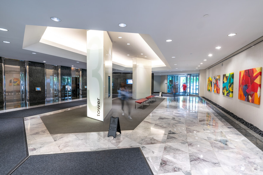 3 Westbrook Corporate Ctr, Westchester, IL for lease - Lobby - Image 3 of 7