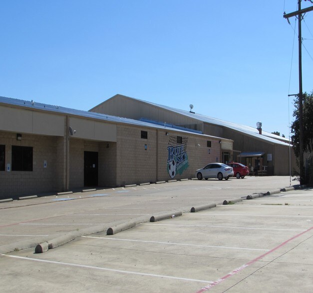 100 E Midway Dr, Euless, TX for sale - Building Photo - Image 1 of 1