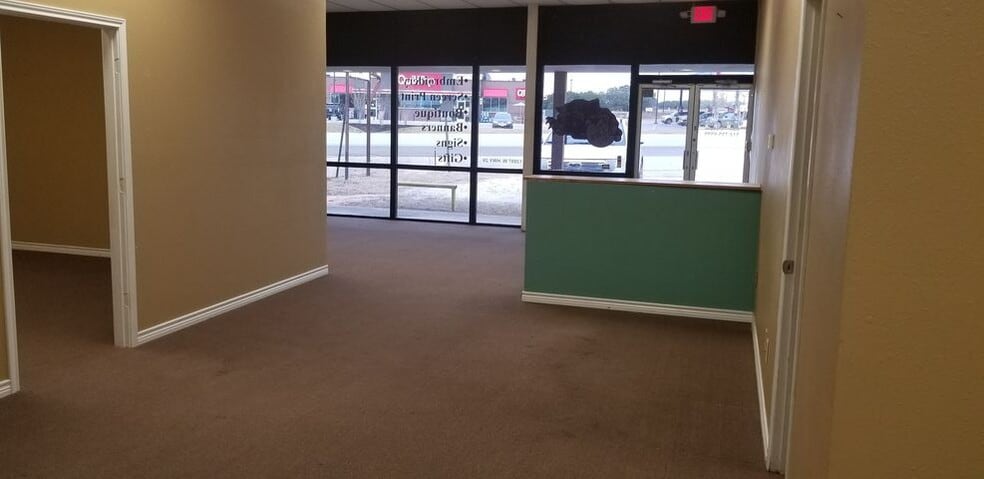 13995 W Tx-29, Liberty Hill, TX for lease - Interior Photo - Image 3 of 5