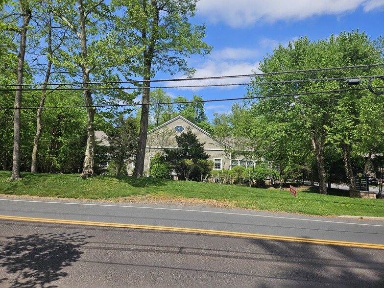 34 Franklin Corner Rd, Lawrence Township, NJ for lease - Building Photo - Image 2 of 6