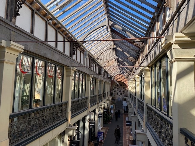 Boyces Ave, Bristol for sale - Lobby - Image 2 of 4