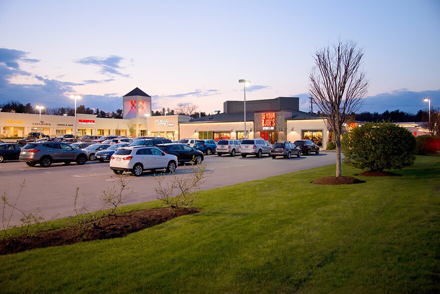 221225 Daniel ster Hwy, Nashua, NH 03060 Daniel ster Plaza