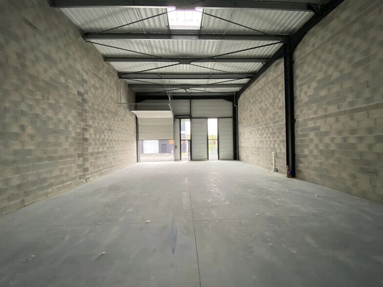 Route Des Grands Pins, Ayguemorte-les-Graves for sale - Interior Photo - Image 2 of 5