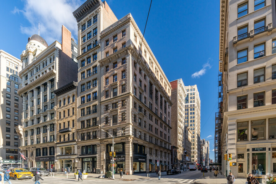 135 Fifth Ave, New York, NY for sale - Primary Photo - Image 1 of 1