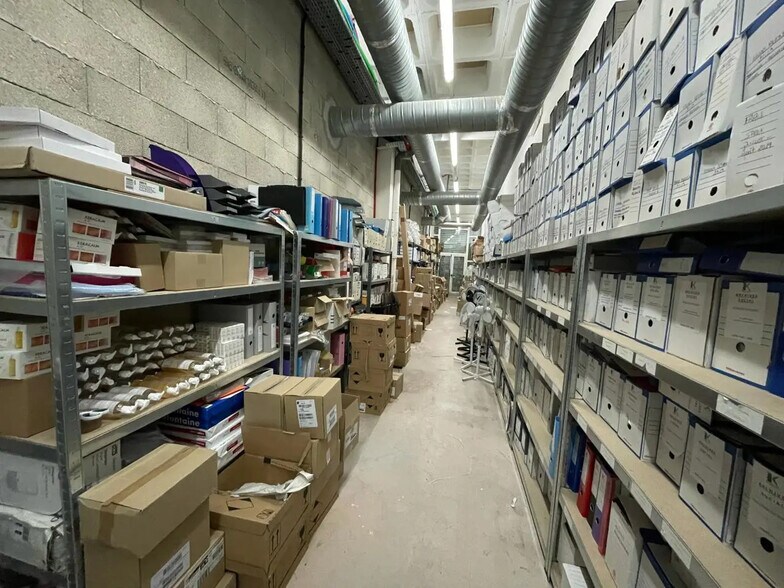 Flex in Saint-Cloud for sale - Building Photo - Image 3 of 17