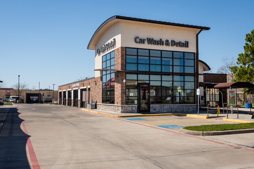 8414 Spring Cypress Rd, Spring, TX for sale - Building Photo - Image 3 of 14