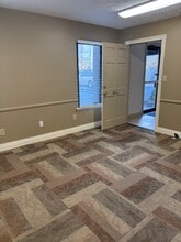 2040 Regency Rd, Lexington, KY for lease Interior Photo- Image 2 of 5