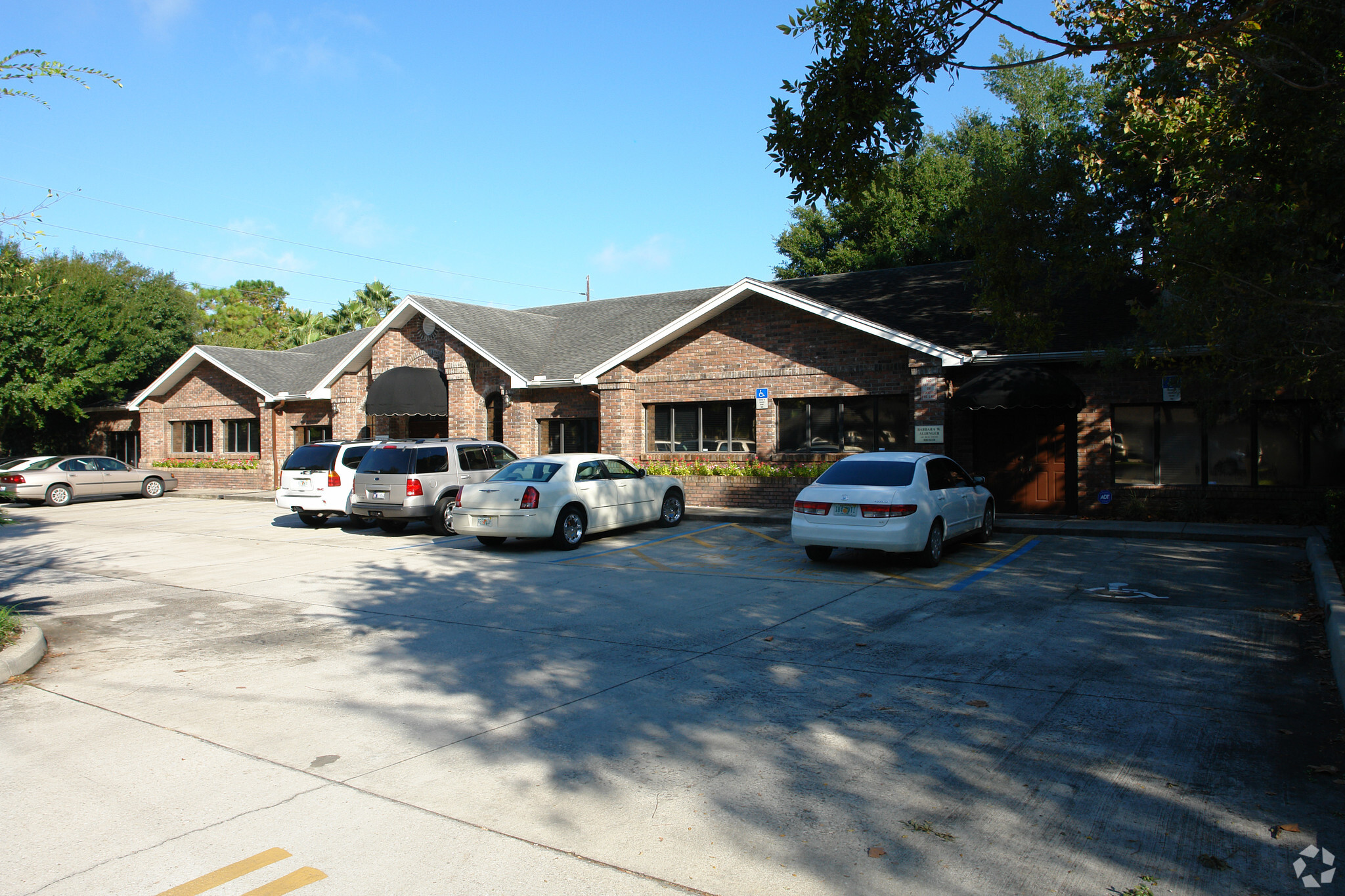 125 W Pineview St, Altamonte Springs, FL for lease Building Photo- Image 1 of 5