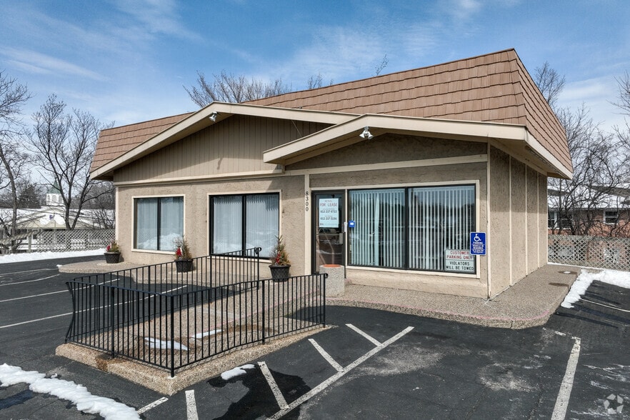 8300 Minnetonka Blvd, Saint Louis Park, MN for sale - Building Photo - Image 1 of 9