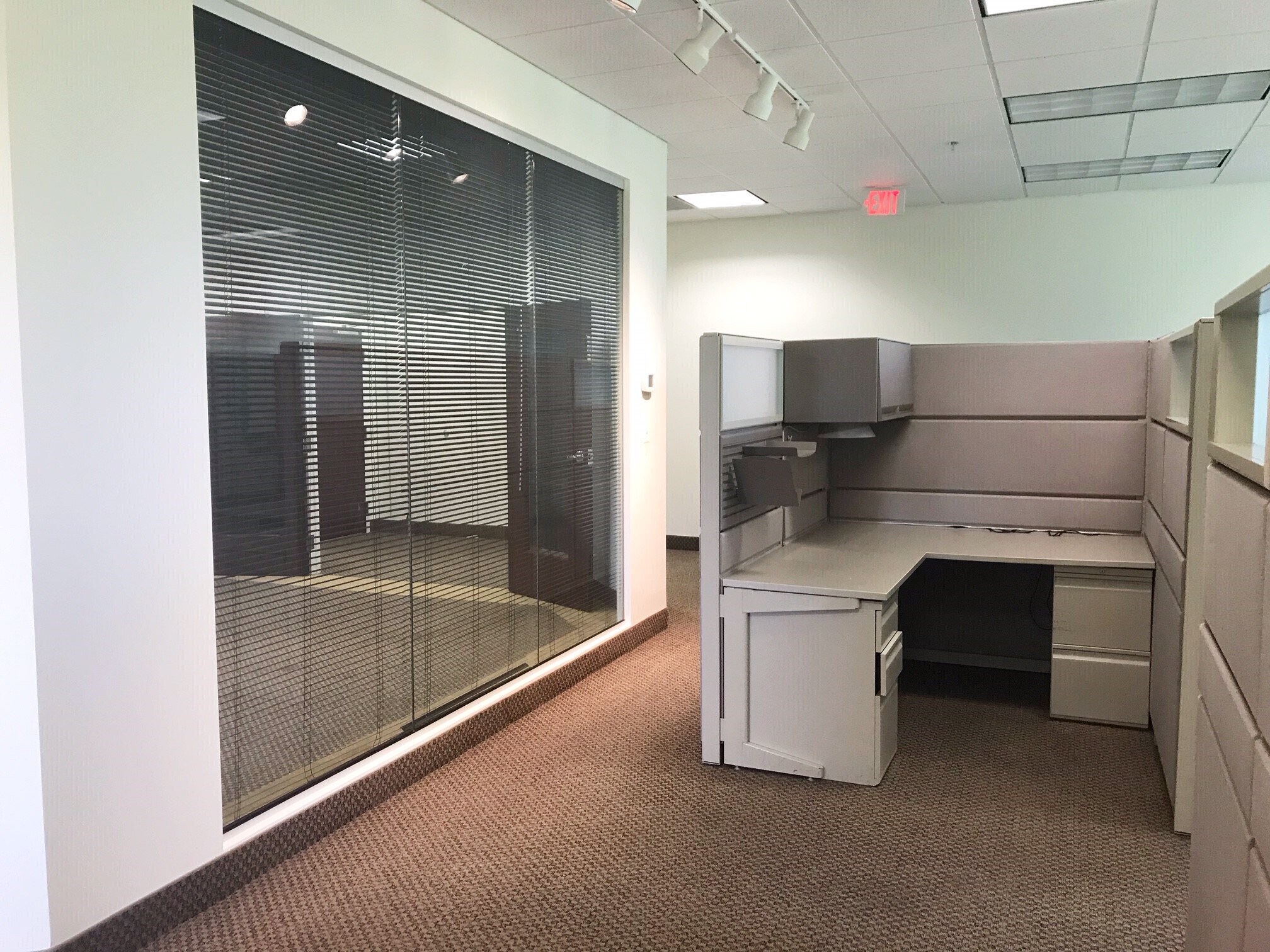 17739 Main St, Dumfries, VA 22026 Office for Lease