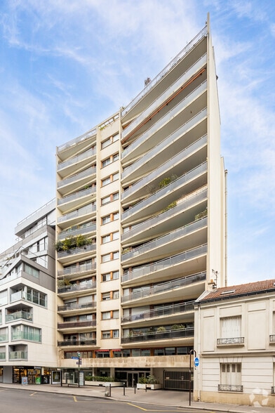 Office in 192 Rue Lecourbe, Paris for lease - Primary Photo - Image 1 of 2