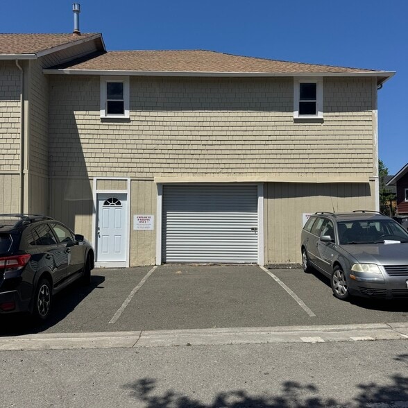 884 Bodega Ave, Petaluma, CA for lease - Building Photo - Image 2 of 11
