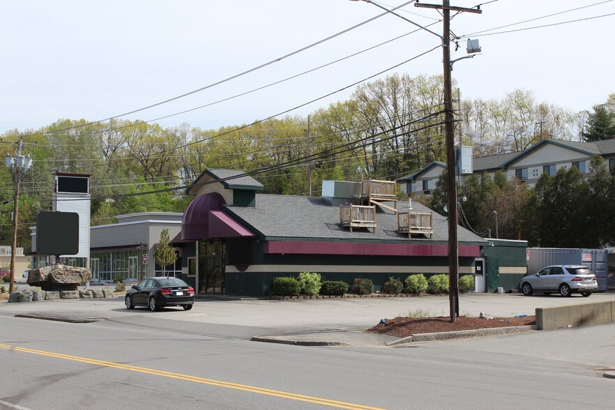 2323 Brown Ave, Manchester, NH 03103