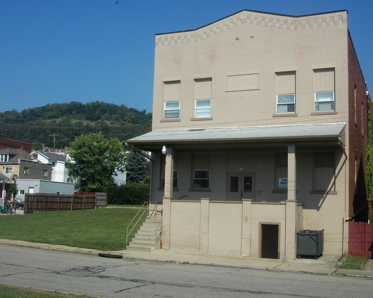 236-240 W 6th Ave, Tarentum, PA for sale - Aerial - Image 2 of 10