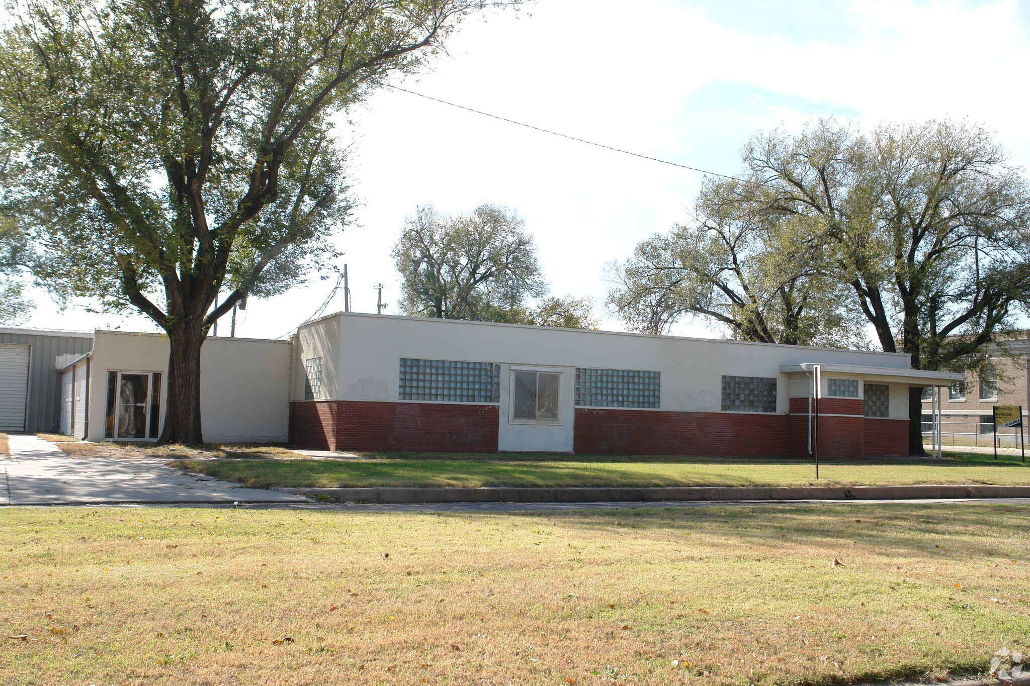 201 E Avenue B, Hutchinson, KS for sale Primary Photo- Image 1 of 1