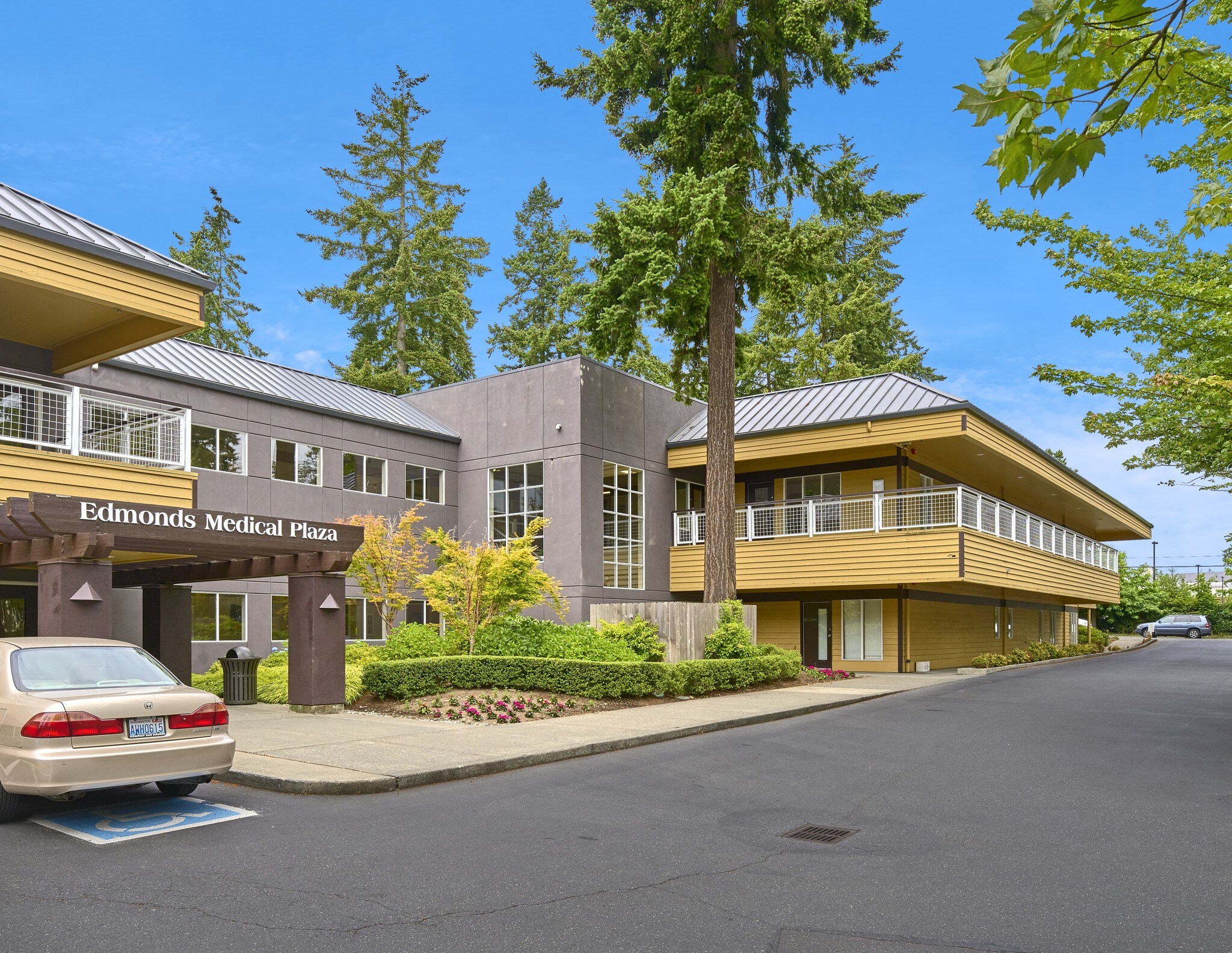 21616 76th Ave W, Edmonds, WA 98026 Edmonds Medical Plaza