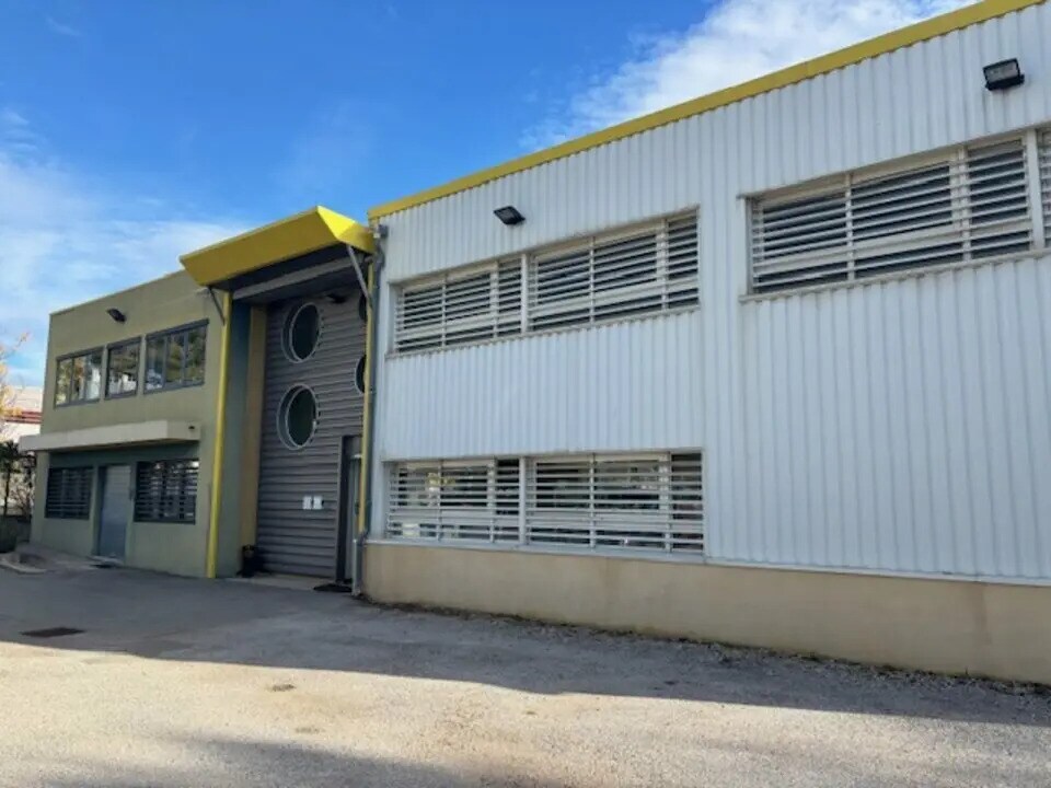 Office in Nîmes for lease Building Photo- Image 1 of 8