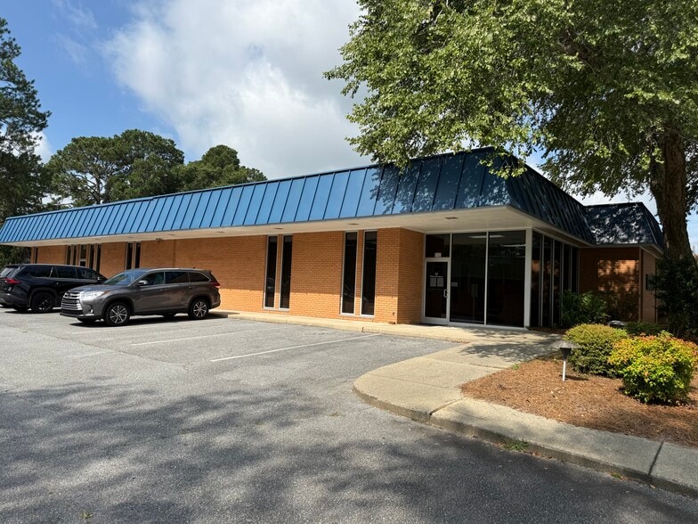 510 Plaza Blvd, Kinston, NC for sale - Building Photo - Image 1 of 6
