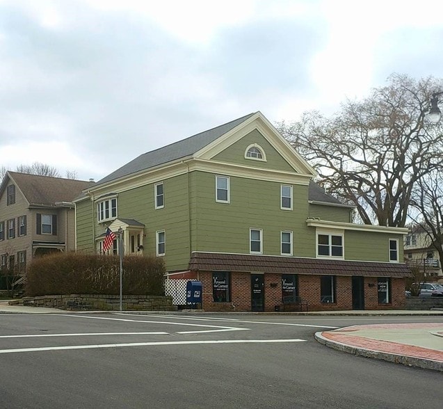 100 Elm St, North Andover, MA 01845