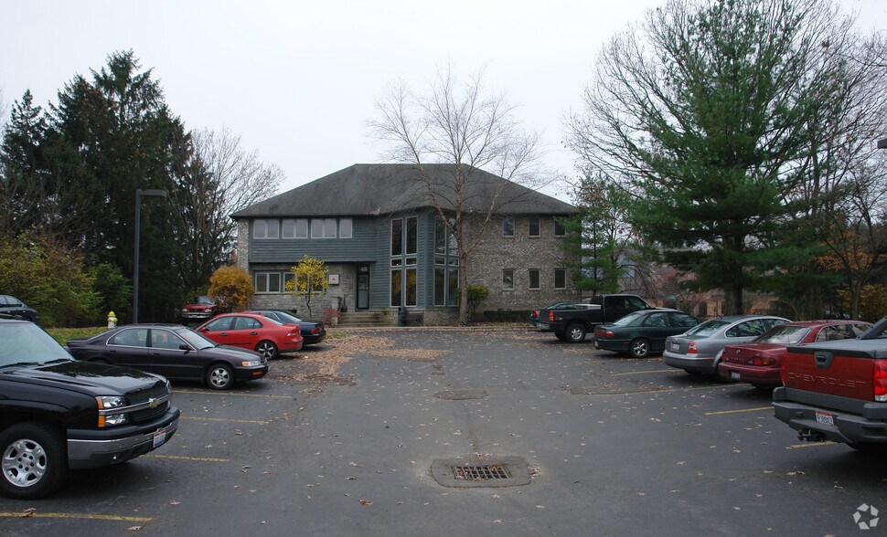425 W Schrock Rd, Westerville, OH for sale - Building Photo - Image 1 of 1