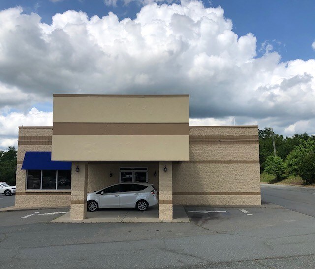 1075 N Main St, Walnut Cove, NC for sale Building Photo- Image 1 of 1