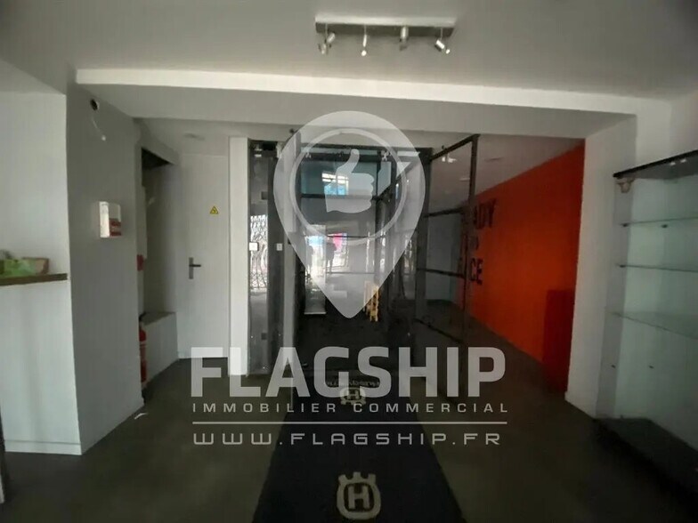 Retail in Paris for lease - Lobby - Image 3 of 7