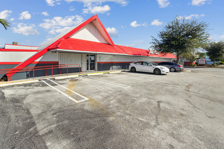 1601 E Sample Rd, Pompano Beach, FL for sale - Building Photo - Image 2 of 22