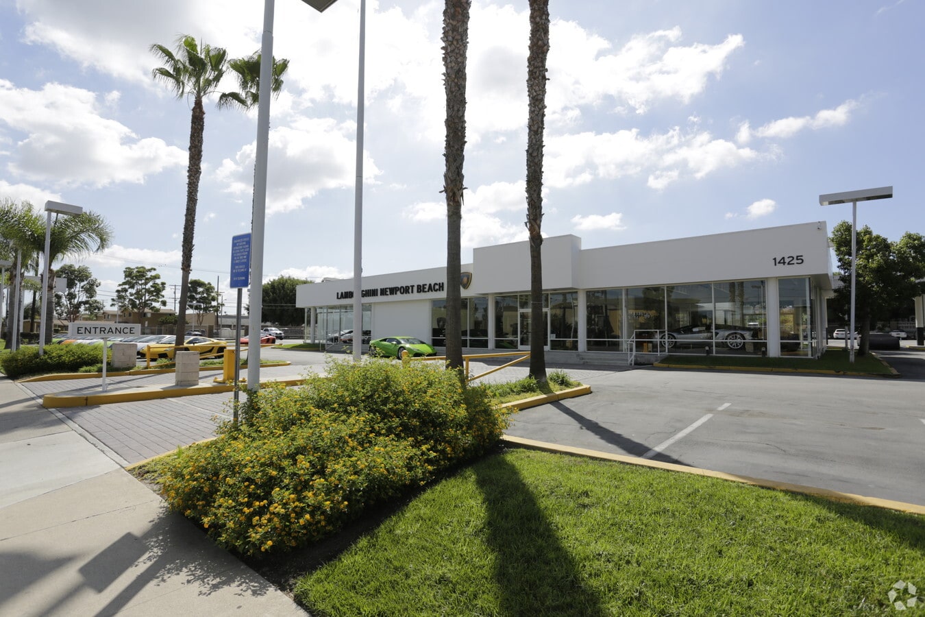 1425 Baker St, Costa Mesa, CA 92626