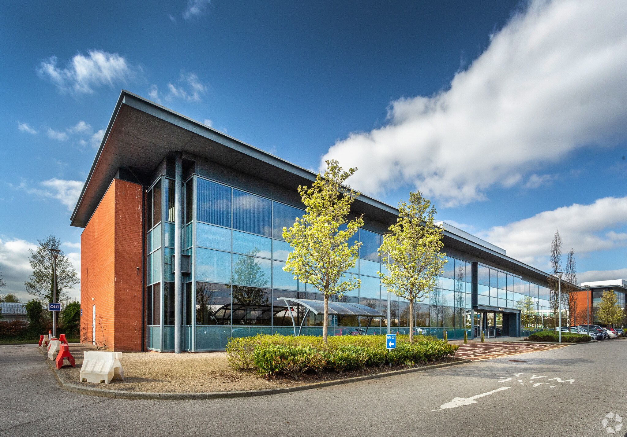 4 Windward Dr, Liverpool for sale Building Photo- Image 1 of 6