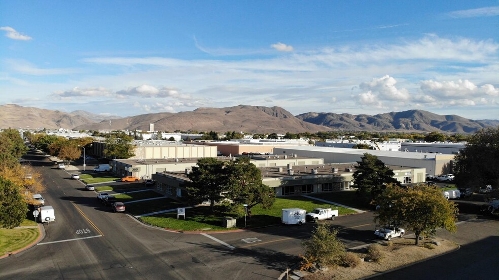 385 Freeport Blvd, Sparks, NV for lease - Building Photo - Image 3 of 38