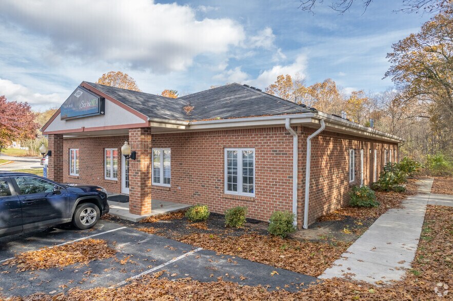 5923 Renaissance Pl, Toledo, OH 43623