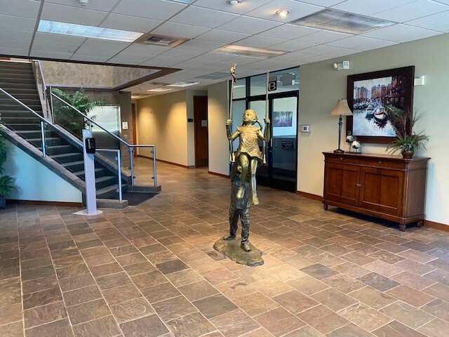 413 29th St NE, Puyallup, WA for lease Lobby- Image 1 of 4