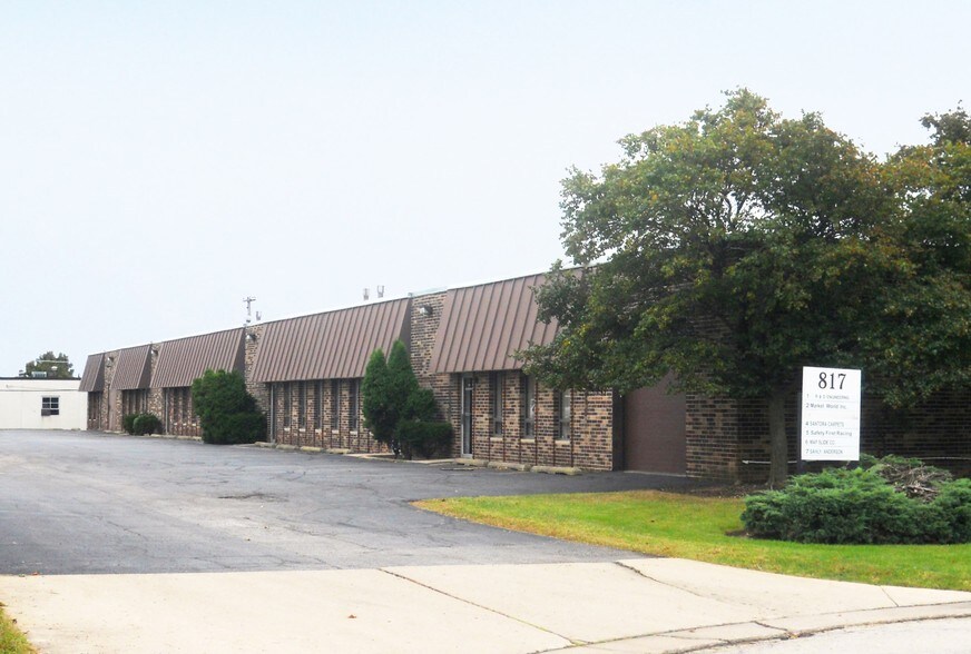 817 Kay Ave, Addison, IL for sale - Primary Photo - Image 1 of 1