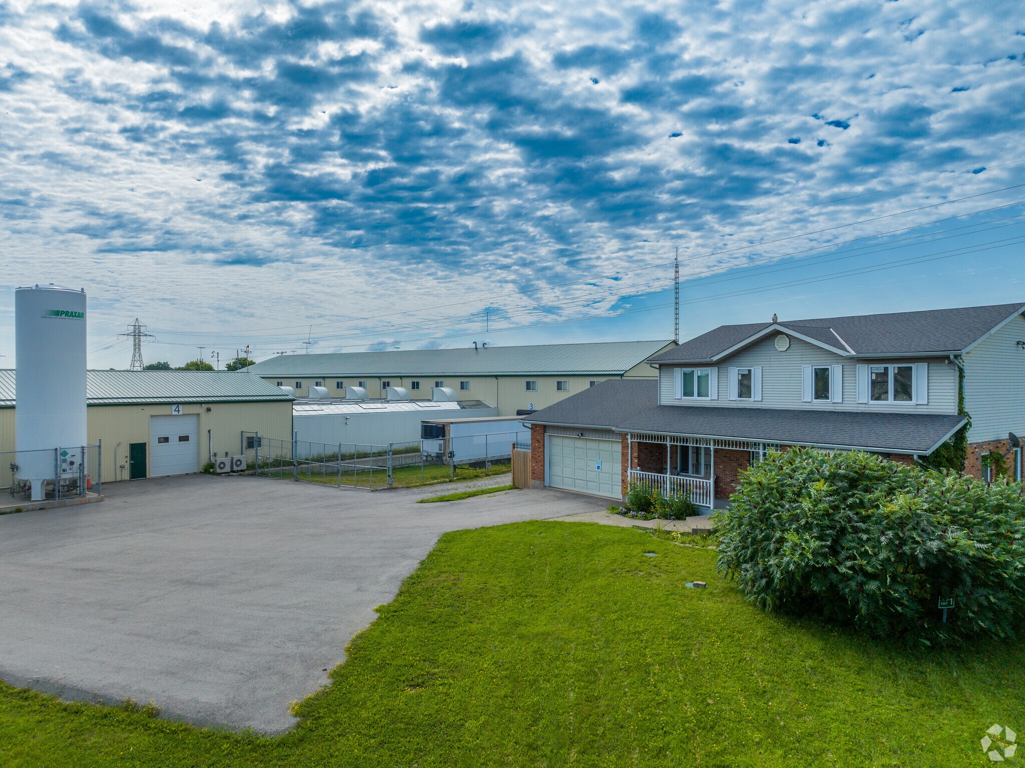 378 South Service Rd, Grimsby, ON for lease Primary Photo- Image 1 of 8
