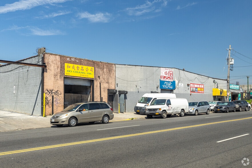 Williamsburg 31000 ft Warehouse sq, Brooklyn, NY for sale - Primary Photo - Image 1 of 1