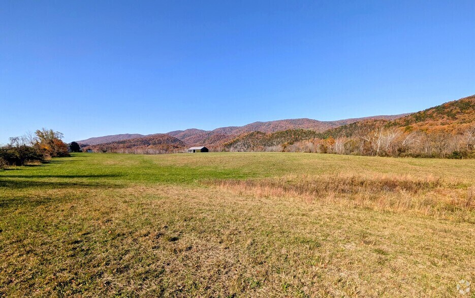 1000 Irvine Farm Rd, Covington, VA for sale - Building Photo - Image 3 of 5