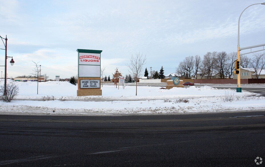 2200 Bunker Lake Blvd, Andover, MN for sale - Primary Photo - Image 1 of 1