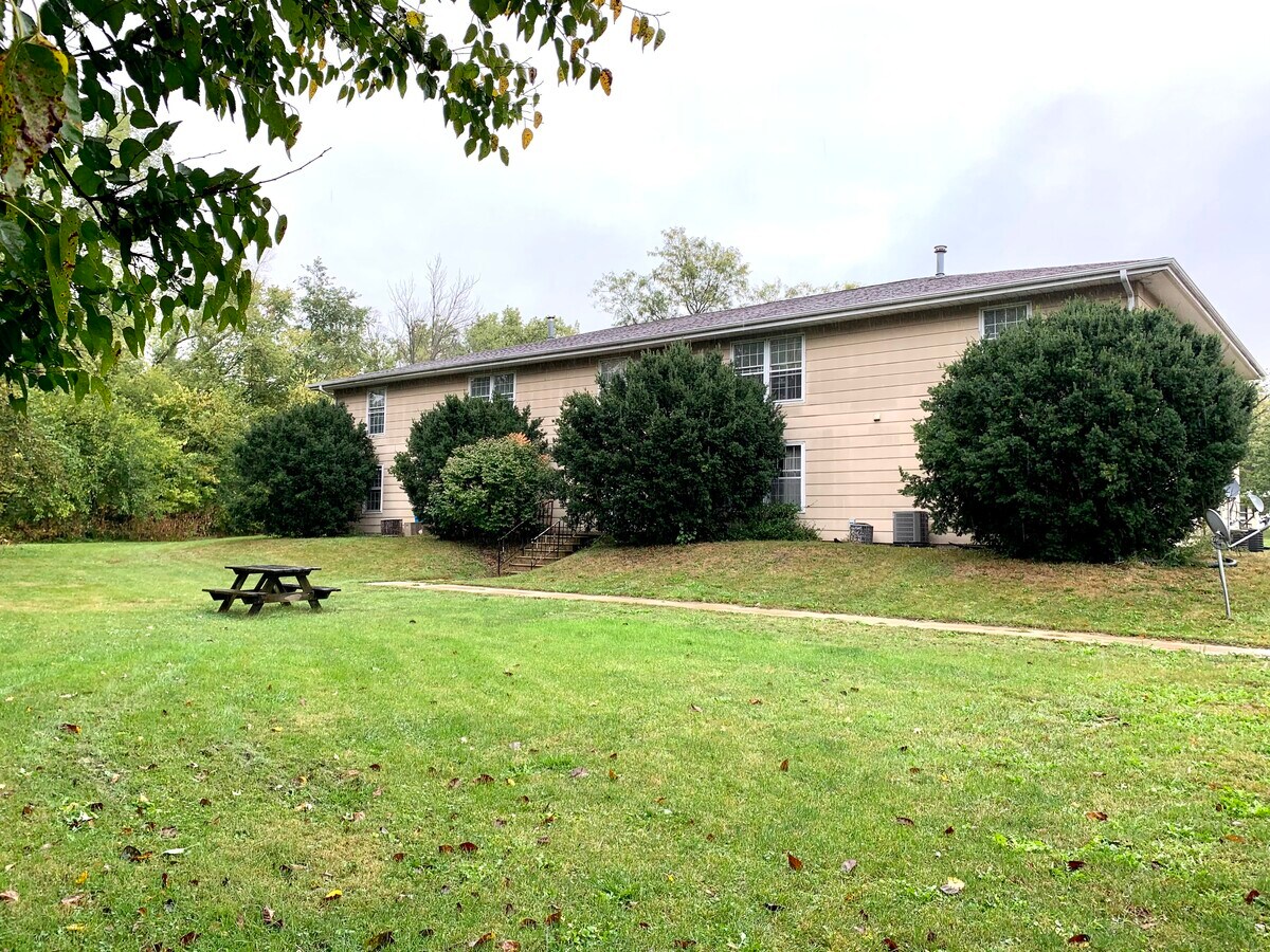 101 4th Ave, Grinnell, IA 50112