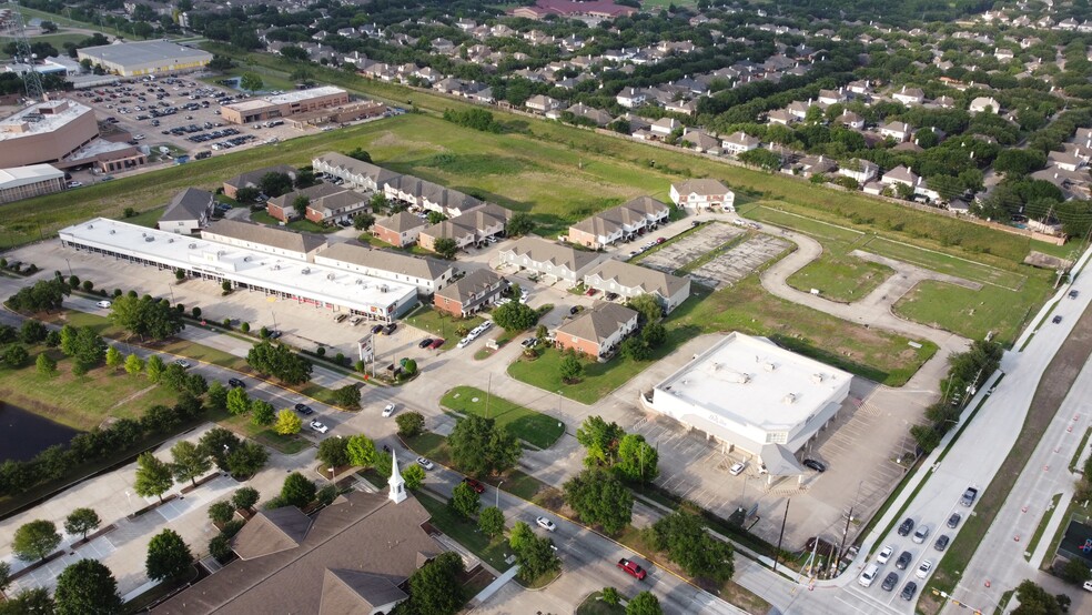 Townhomes and Land Portfolio portfolio of 4 properties for sale on LoopNet.com - Aerial - Image 2 of 16