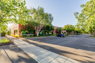 18105 SE Mill Plain Blvd, Vancouver, WA for lease Building Photo- Image 1 of 1