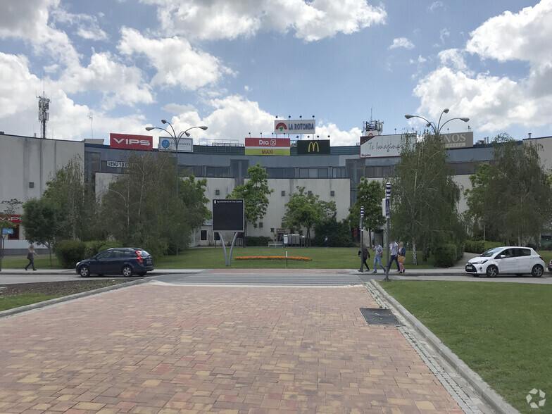 Plaza Toro, 1, Tres Cantos, Madrid for sale - Primary Photo - Image 1 of 8