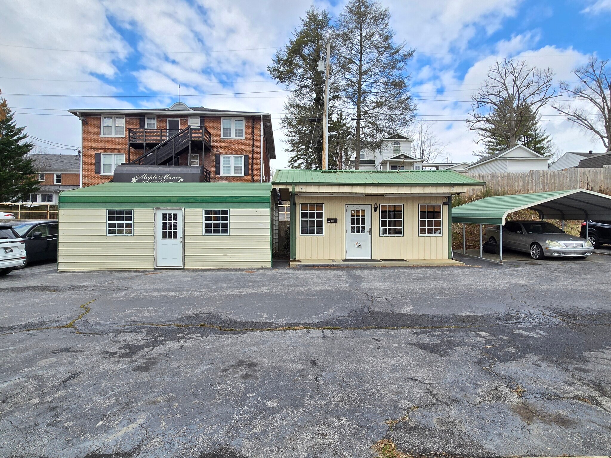 700 Volunteer Pky, Bristol, TN for sale Primary Photo- Image 1 of 16