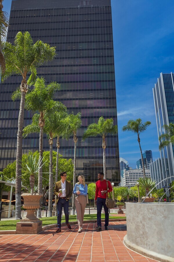 225 Broadway, San Diego, CA 92101 225 Broadway